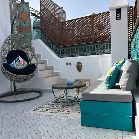 Riad Amazing Amazigh Avec Jacuzzi Petit Dejeuner Compris Avec Aussi Chambres Familiales Pres De La Place Jemaa El Fna Marrakesch Exterior foto