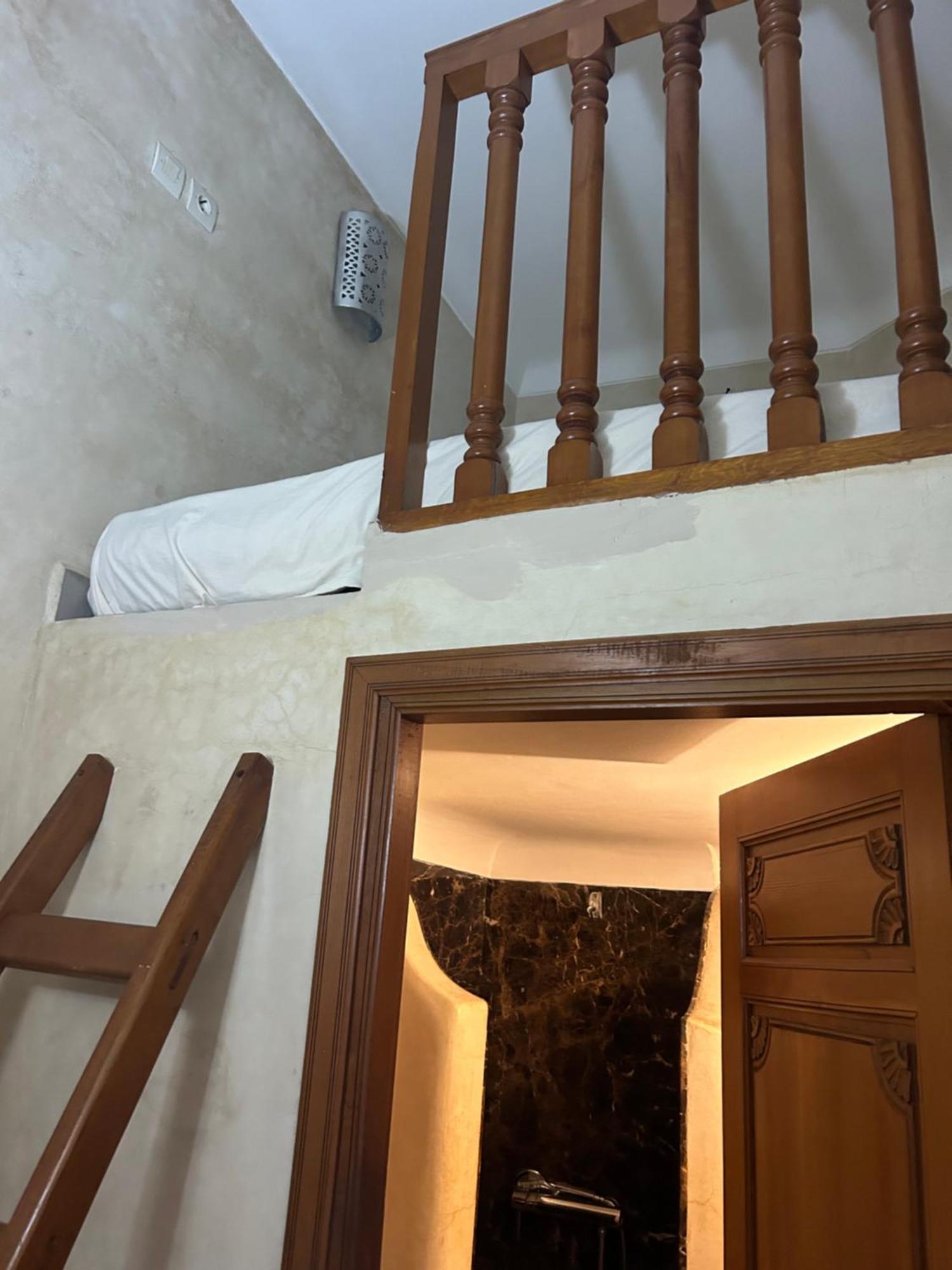 Riad Amazing Amazigh Avec Jacuzzi Petit Dejeuner Compris Avec Aussi Chambres Familiales Pres De La Place Jemaa El Fna Marrakesch Exterior foto