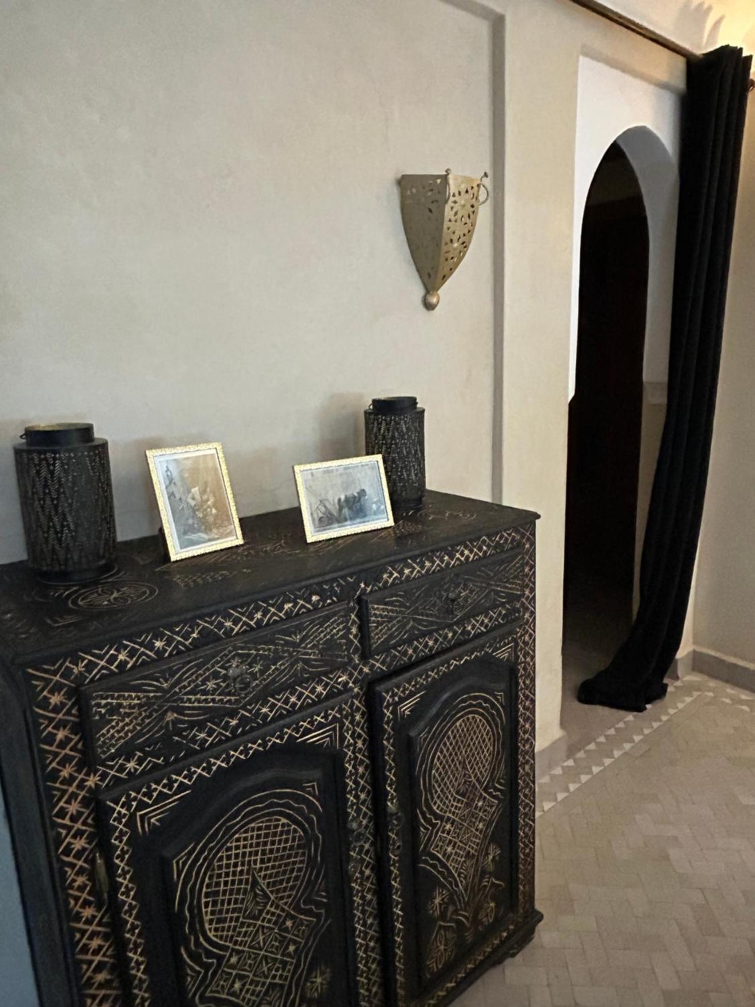 Riad Amazing Amazigh Avec Jacuzzi Petit Dejeuner Compris Avec Aussi Chambres Familiales Pres De La Place Jemaa El Fna Marrakesch Exterior foto