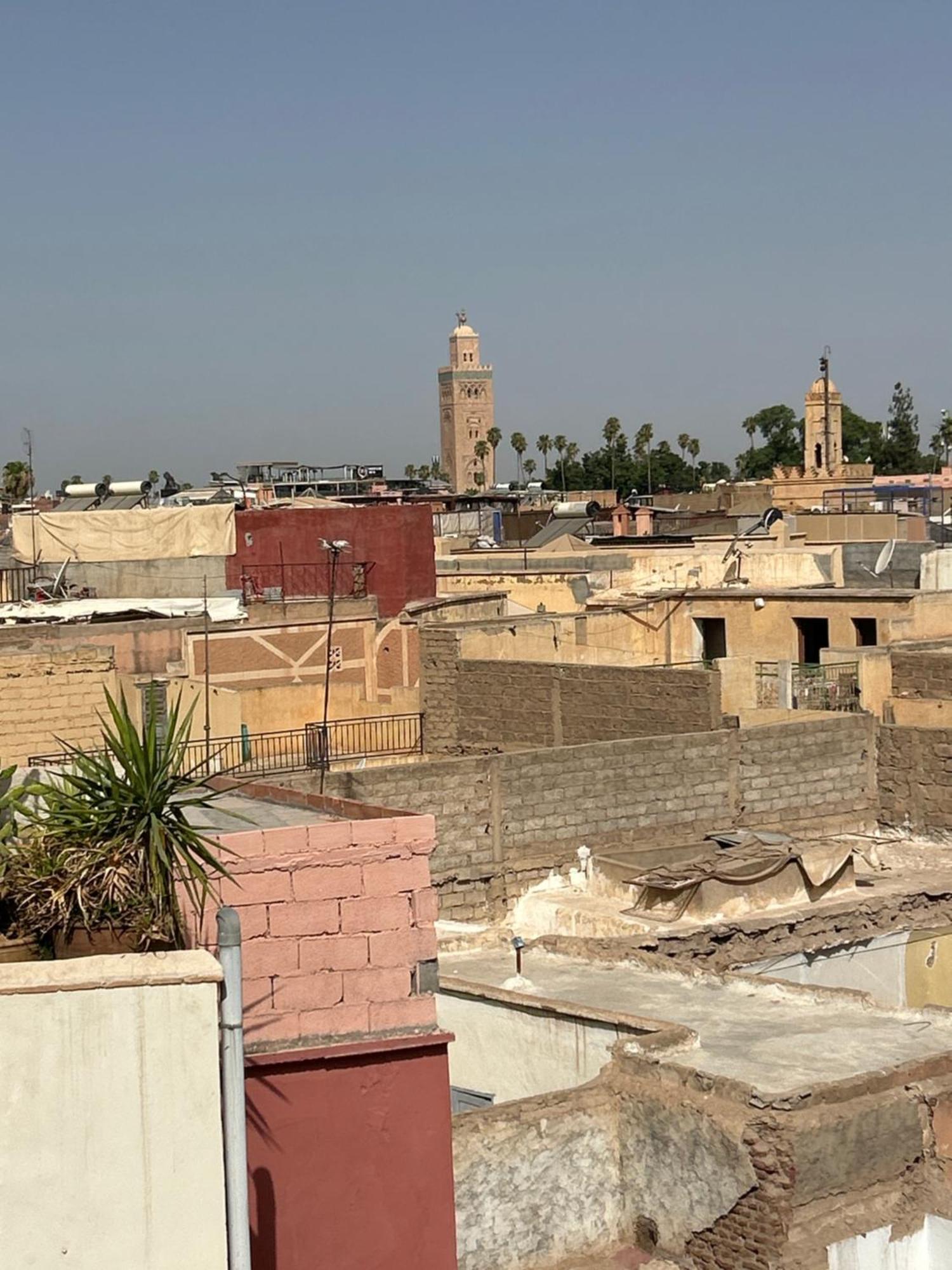 Riad Amazing Amazigh Avec Jacuzzi Petit Dejeuner Compris Avec Aussi Chambres Familiales Pres De La Place Jemaa El Fna Marrakesch Exterior foto